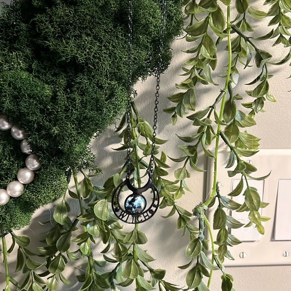 Witch necklace with Moon Halloween jewelry must have - Picture 2 of 2